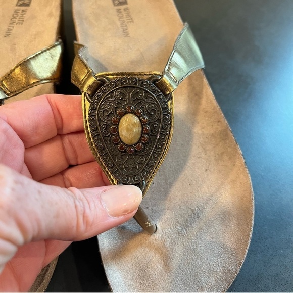 White Mountain sz 7 Abby embellished thong sandals wedge - Picture 6 of 16